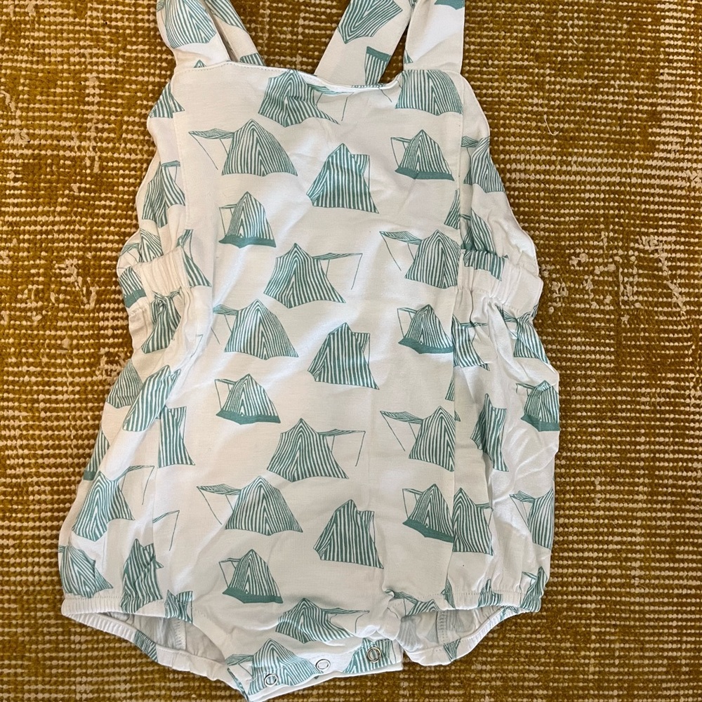 NWT Kate Quinn Beach Tent Criss Cross Bubble 12-18 mos